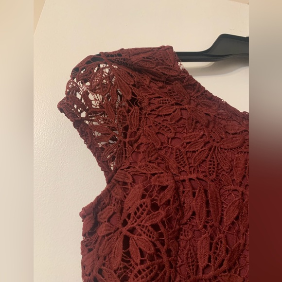 Lulus small burgundy dress right sheer right now wine red - Picture 5 of 7